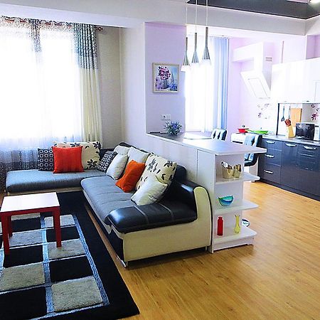 Bishkek Flatlux Apartments Екстериор снимка