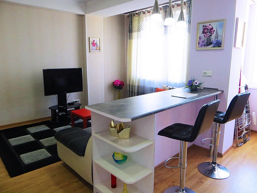 Bishkek Flatlux Apartments Екстериор снимка