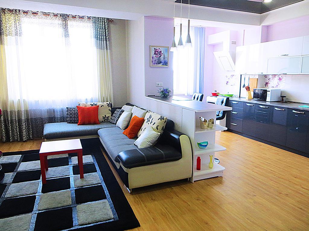 Bishkek Flatlux Apartments Екстериор снимка