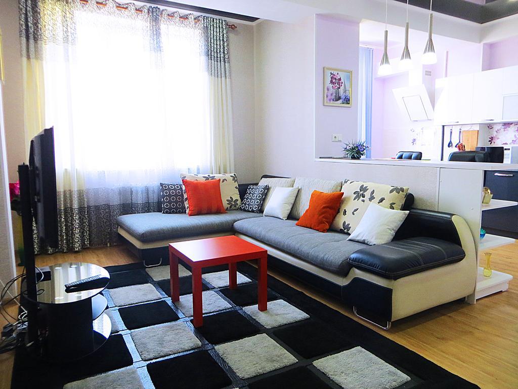 Bishkek Flatlux Apartments Екстериор снимка
